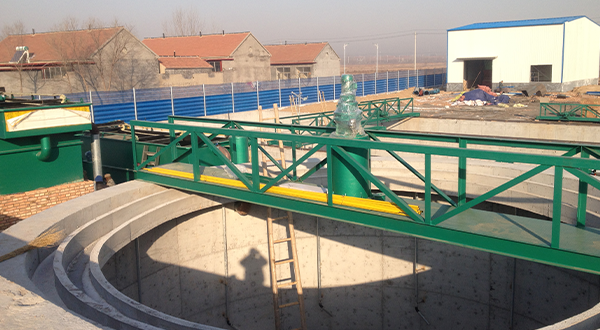 堿性廢水的中和法有哪些?-青島樂中環(huán)?？萍加邢薰? />
</p>
<p style=